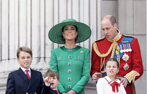 Prințul William, imagini emoționante de Ziua Tatălui alături de copiii lui. Ce omagiu i-au adus Reginei Elisabeta