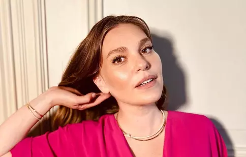 Actrița Asli Enver și-a prezentat fetița. Ce nume special a primit bebelușul