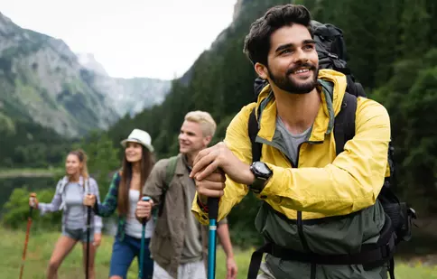 Alegerea hainelor de drumeție pentru zilele călduroase - confort și mobilitate înainte de toate