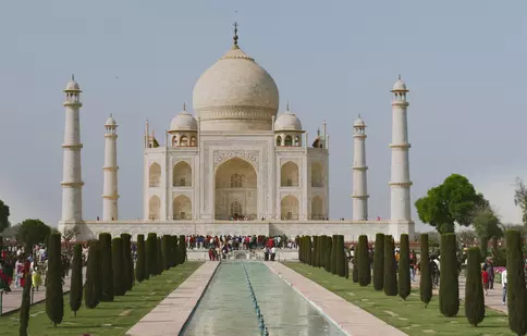 TAJ MAHAL - O SUPER STRUCTURĂ DE DEMULT ȘI SIMBOL ETERN AL DRAGOSTEI