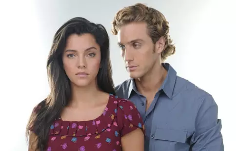 Telenovela "Aurora" începe astă-seară la Acasă