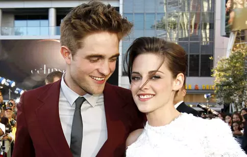 Robert Pattinson şi Kristen Stewart s-au împăcat