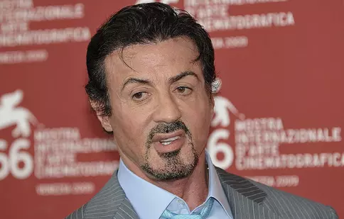 Sylvester Stallone își expune picturile în Franța