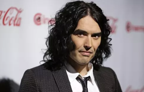 Russell Brand i-a dat 600 de dolari unui om al străzii