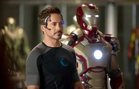 Robert Downey Jr. va fi Omul de oţel în „Răzbunătorii” 2 şi 3