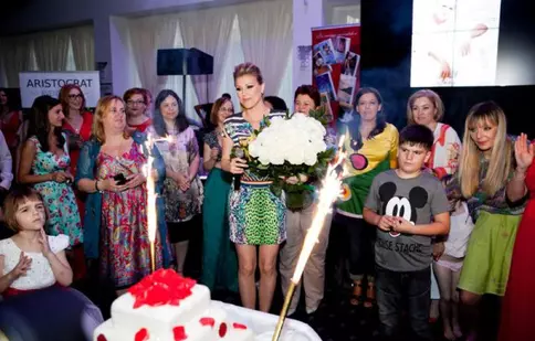 FOTO. Cristina Rus a revenit în muzică de ziua ei