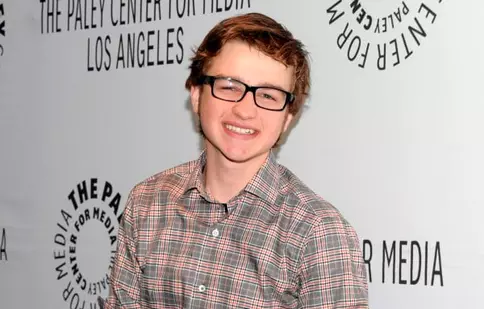 Angus T. Jones renunţă la "Doi bărbaţi şi jumătate"