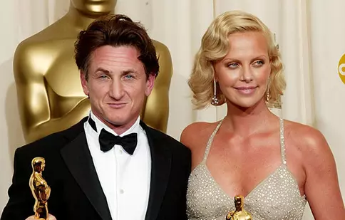 Charlize Theron şi Sean Penn apar tot mai des împreună