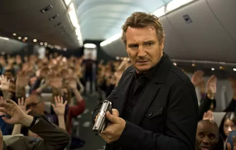 Filme la TV azi, 19 iunie 2024: „Non-Stop”, „Spiritele din Inisherin”, „Asasinul”, „Codul asasinului”, „Plăcintă Americană. Din nou pe felie”