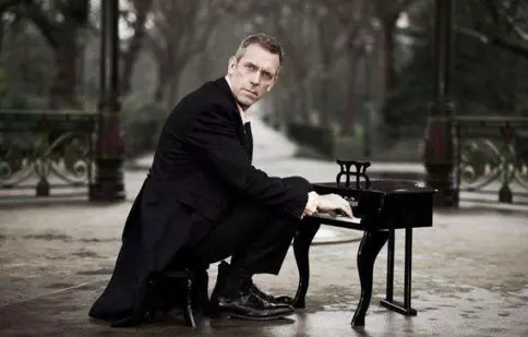 Hugh Laurie, în concert la Bucureşti în luna iulie