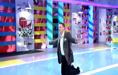 Marius Florea Vizante, în genunchi în platoul "Junior Chef"