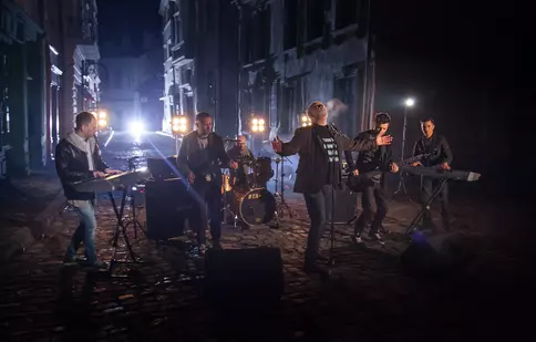 "Eşti fata pentru care cânt", cel mai nou videoclip al trupei Proconsul