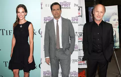 Hilary Swank, Ed Helms şi Ed Harris vor fi colegi la TV