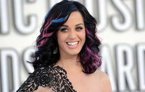 Katy Perry e prima în topul celor mai bine plătiţi muzicieni pe 2015