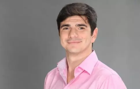 Cârcotaşul Alex Bogdan s-a aflat pe scenă în „Reveria”, spectacolele Loredanei