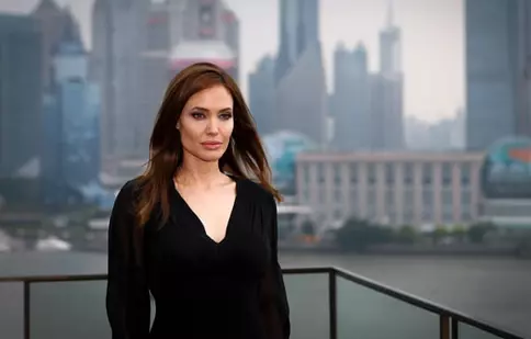Angelina Jolie: „Nu pot sta locului”