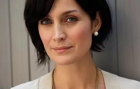 Carrie-Ann Moss, eroină în viitorul serial Netflix/Marvel