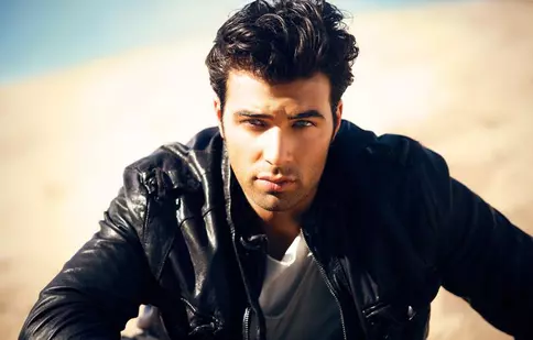 Jencarlos Canela va juca alături de Eva Longoria