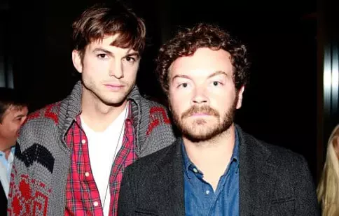 Ashton Kutcher şi Danny Masterson („Anii ’70”) vor juca într-un serial Netflix