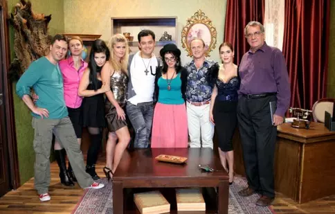 Duminică începe „La TV”, cel mai nou sitcom de comedie, la Prima TV