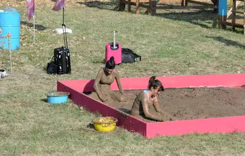 Astăzi, la „Șerifi de România”: duel în noroi