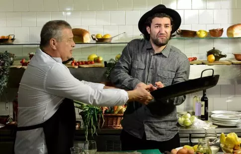 Smiley este invitatul lui Mircea Dinescu la „Politică şi delicateţuri”