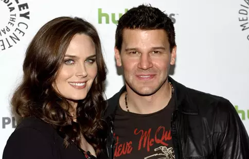 Deschanel şi Boreanaz („Cititorii de oase”) au dat în judecată 20th Century Fox