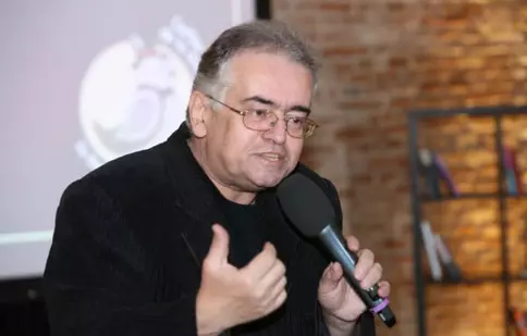 Dan C. Mihăilescu vă așteaptă la „Cartea de la ora 5”