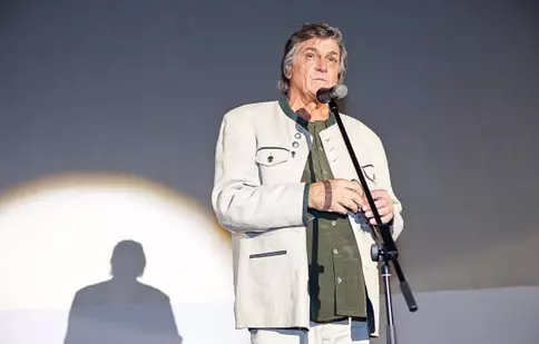 Florin Piersic a spus când va reveni pe scenă. Primul mesaj după ce a ieșit de la Terapie Intensivă. „Transmit toată dragostea mea!”