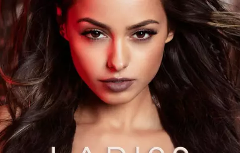 Lariss a lansat videoclipul piesei “Droppin da Bomb”