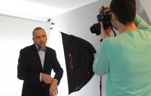 Comedy Central lansează o nouă emisiune 100% autohtonă. Cine este amfitrionul „Show de seară”