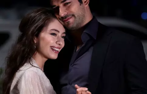 FOTO. Am aflat când se termină serialul turcesc „Dragoste infinită”, cu Burak Özçivit, în Turcia!