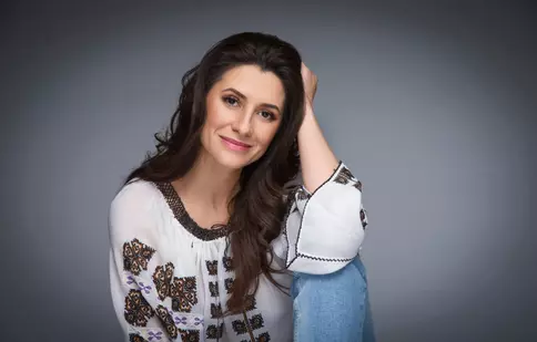 TVR pregătește un talent-show de folclor pentru la toamnă, prezentat de Iuliana Tudor