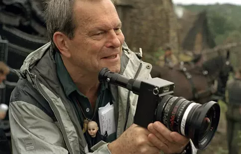 După 17 ani de ghinioane, Terry Gilliam a terminat de filmat „The Man Who Killed Don Quixote”