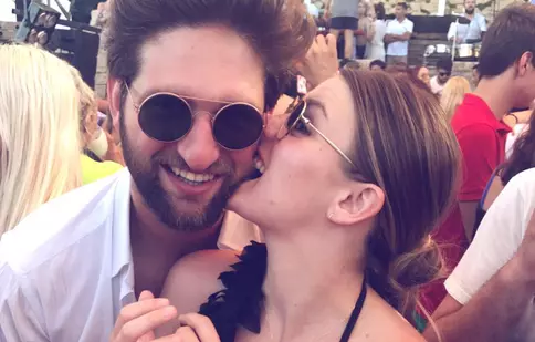 Gizem Karaca („Dragoste infinită”) şi iubitul ei au o vacanţă de vis