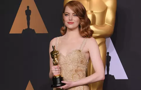 Emma Stone este actrița care a câștigat cel mai mult în ultimele 12 luni, potrivit Forbes