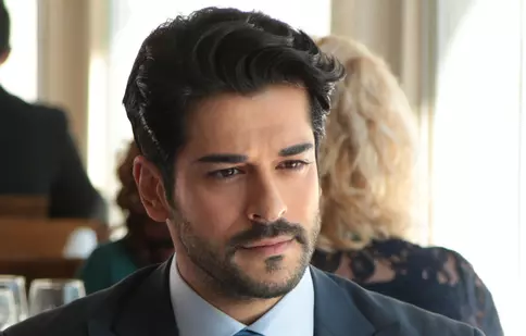 Burak Özçivit a făcut anunţul pe care îl aştepta toată lumea