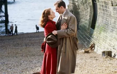 Recomandarea TVmania: „Sfârşitul aventurii”, cu Julianne Moore și Ralph Fiennes