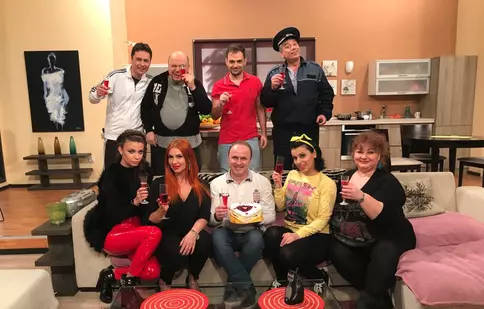 Grig Chiroiu și-a aniversat ziua de naștere de trei ori: cu familia, colegii din sitcomul „Trăsniții” și cu prietenii