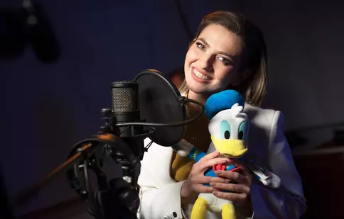 Lidia Buble interpretează coloana sonoră din noul serial „Povestirile Rățoiului”, de la Disney Channel