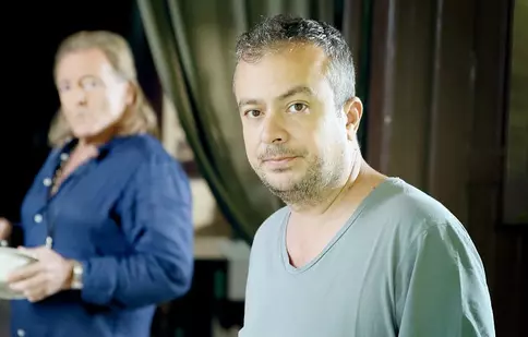 INTERVIU EXCLUSIV. Dragoș Buliga (regizorul „Las Fierbinți”) debutează în lungmetraj cu „Vânătorul de spirite”.