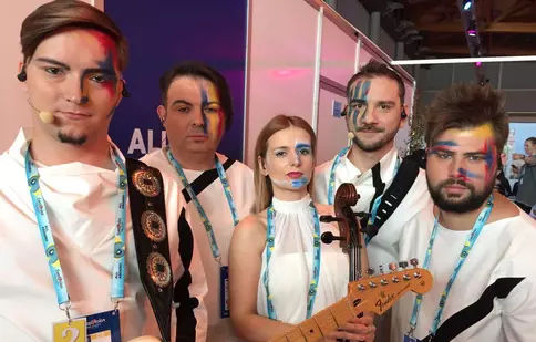 Hai, România! Trupa The Humans cântă azi în cea de-a doua semifinală Eurovision