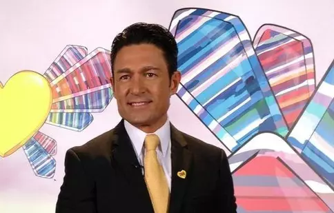 Cu cine se mai iubeşte Fernando Colunga