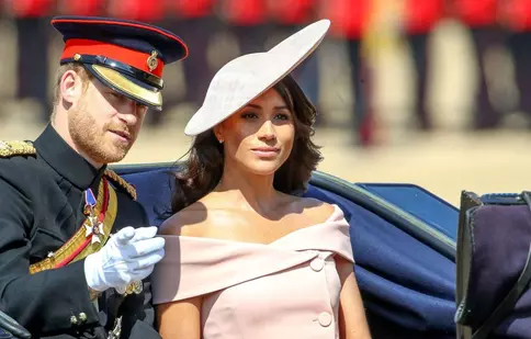 FOTO. Prințul Harry și Meghan Markle, primele fotografii alături de bebelușul regal