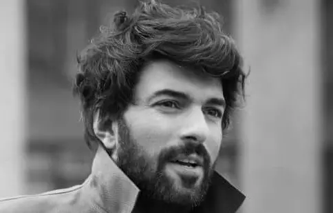 Engin Akyürek a început filmările la o nouă peliculă cu Bergüzar Korel
