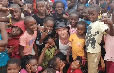 Dan Bălan continuă povestea „Dragostea din tei” în Africa