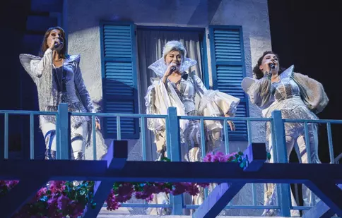 Cornel Ilie abia așteaptă reîntâlnirea cu personajul din „MAMMA MIA” și cu pantofii „fermecați”