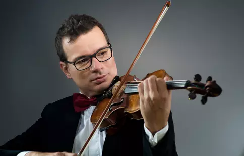 Violonistul Alexandru Tomescu și dirijorul Ladislau Horbath (concertmaestru al orchestrei Maggio Musicale Fiorentino)  în primul concert din Noul An la Sala Radio!