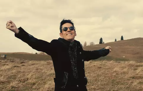 VIDEO. Ștefan Bănică lansează un nou single cu videoclip: „Până la cer”