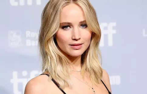 FOTO. Actriţa Jennifer Lawrence s-a logodit. Cum arată bărbatul care a cucerit-o